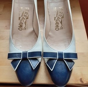 Ferragamo bow tip kitten heels